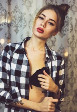 Девушка ищет девушку в Казани для интим встреч и ласк Девушка ищет девушку в Казани для интим встреч и ласк